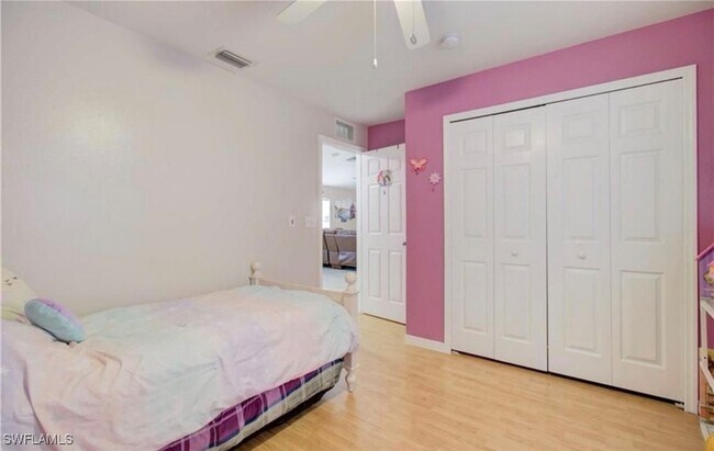 Building Photo - 836 Woodridge Cir