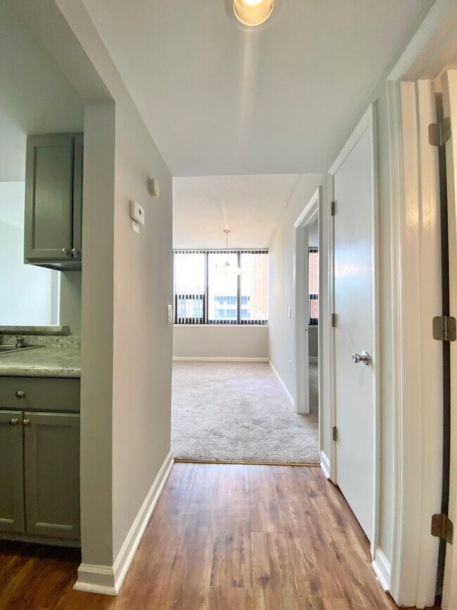 Building Photo - wh605