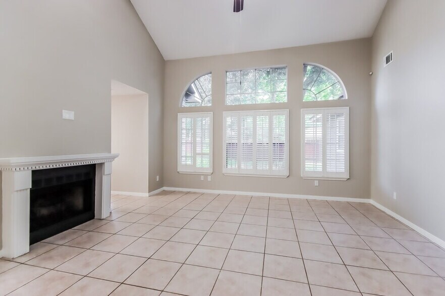 Building Photo - 5414 Garden Village Dr