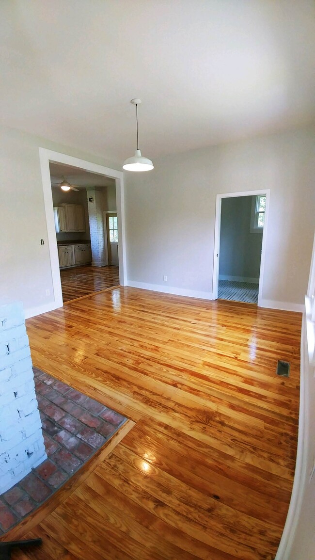 Building Photo - 1515 Grainger Ave