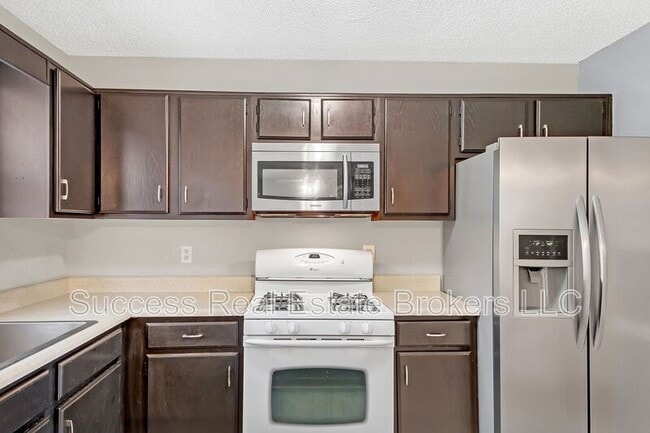Building Photo - 4000 Sand Wedge Cir