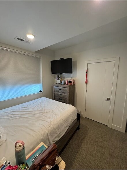 Building Photo - 1553 E Talo Ct