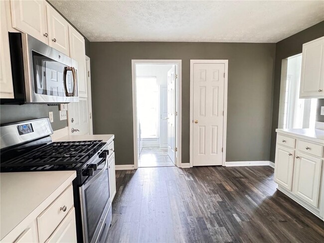 Building Photo - 3945 Brushy Creek Way