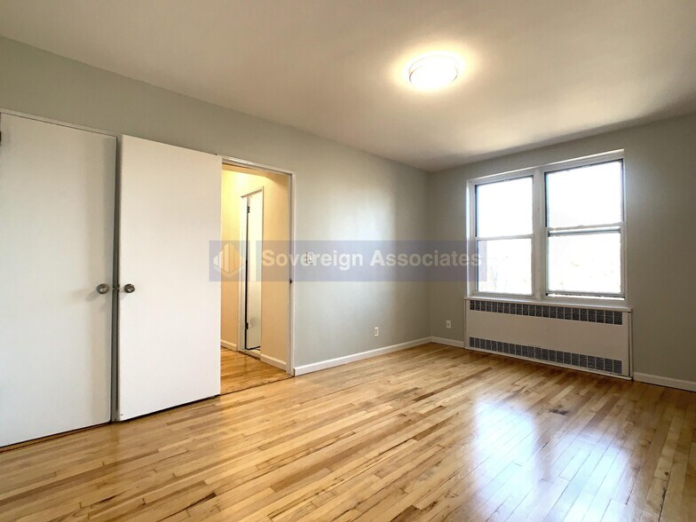 Building Photo - 500 Kappock St