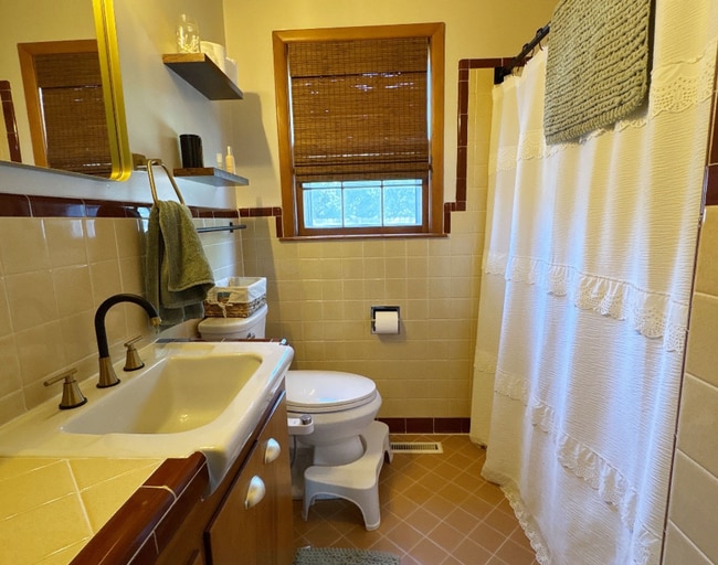 Building Photo - 1334 N Estate Ct