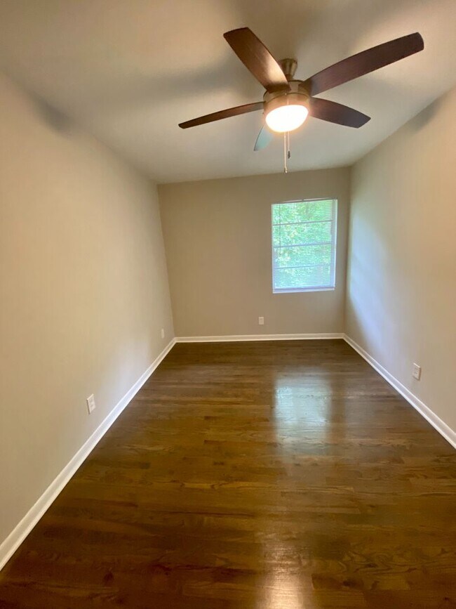 Interior Photo - 225-Hillcrest