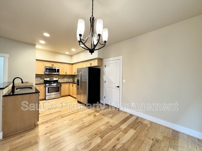 Building Photo - 322 SW Marsuda Terrace