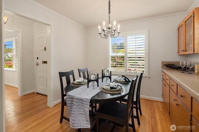 Building Photo - 5035 47th Ave NE