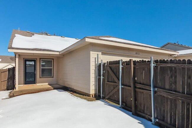 Building Photo - 8912 Wild Rose Ln