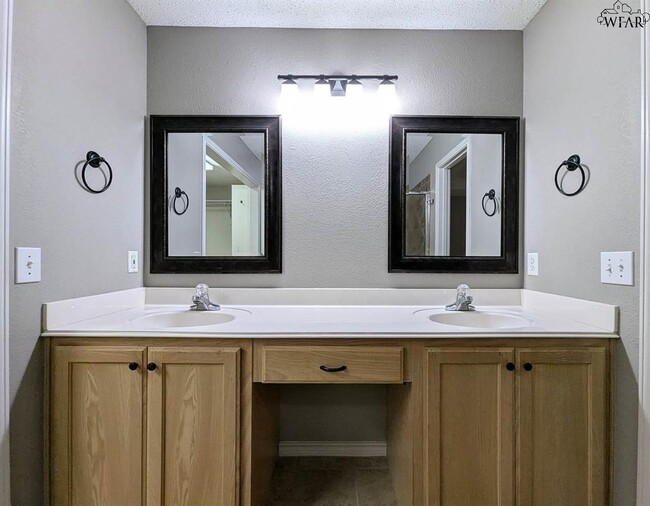Building Photo - 5509 Long Leaf Dr