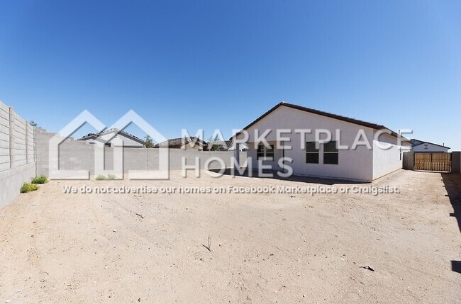 Building Photo - 4924 N 192nd Ln