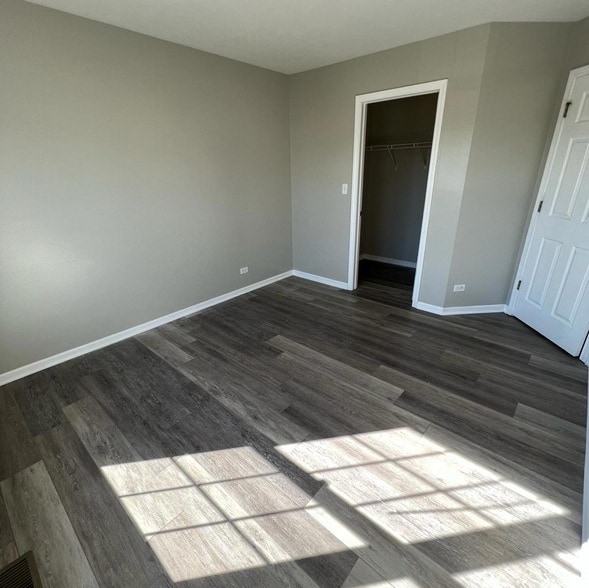 Building Photo - 1169 Shorewood Ct