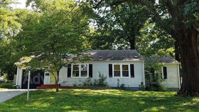 Primary Photo - 8239 Woodward St