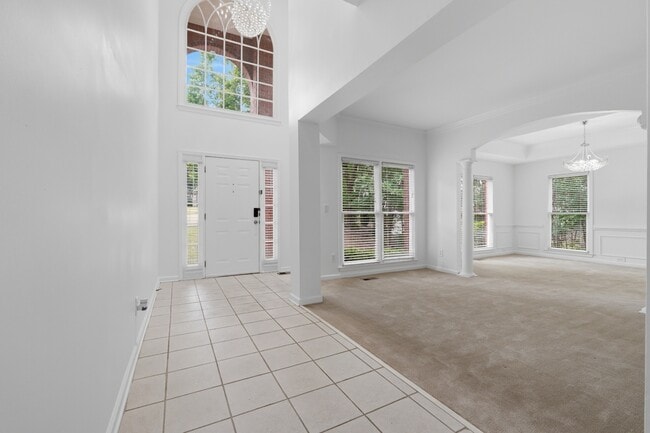 Building Photo - Spacious Renovated Home on a Quiet Cul-de-Sac Single-family · Professionally managed · Move-in ready