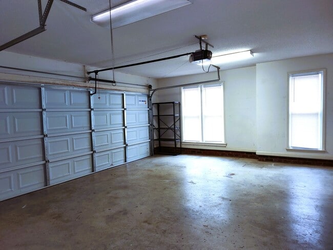 Building Photo - Pristine, Ranch Style Home Located in the Clubview Acres Community in Monroe