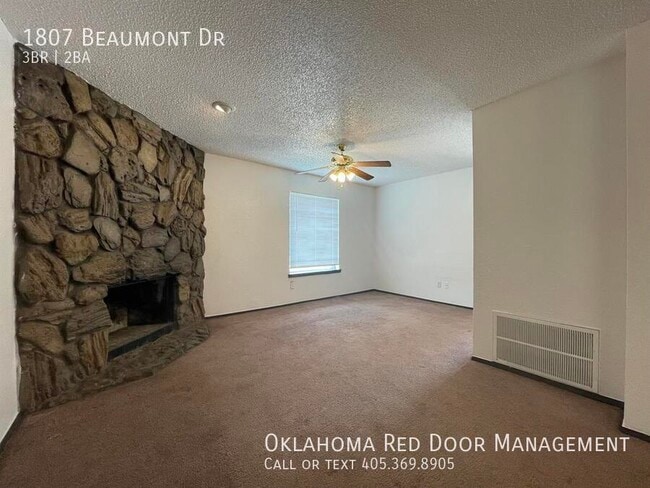 Building Photo - 1807 Beaumont Dr