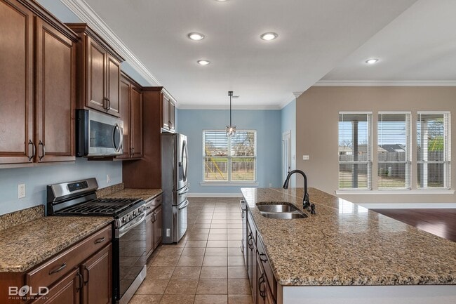 Building Photo - 3 Bedroom 2 Bath in Cypress Bend