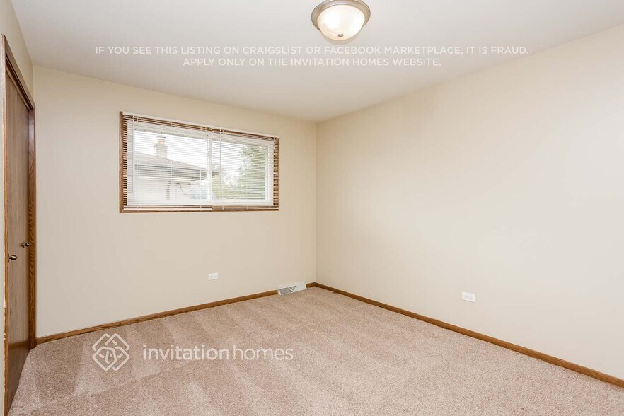 Building Photo - 8308 S 77th Ct