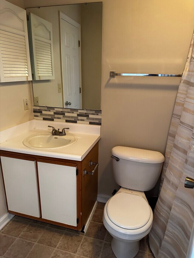 Building Photo - 241 Waterdown Dr