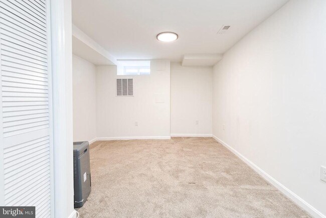 Building Photo - 217 N Belnord Ave