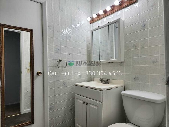 Building Photo - 2461 Briner Ave