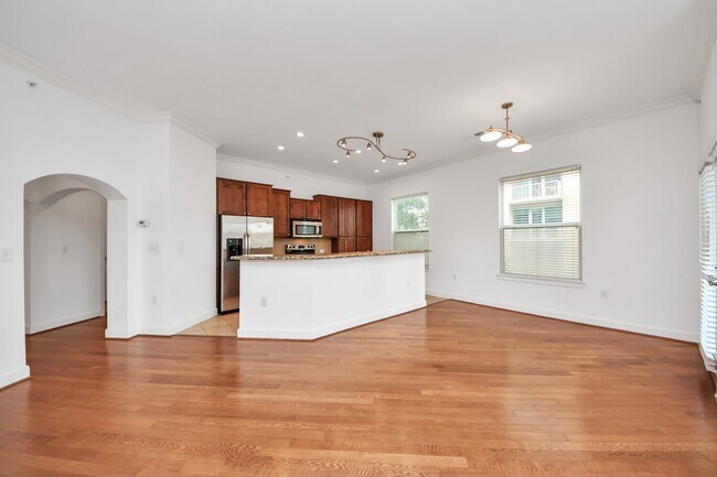 Building Photo - 1010 Rosine St