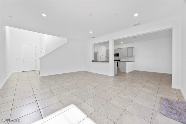 Building Photo - 4583 Lamaida Ln