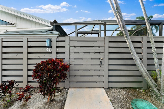 Building Photo - 1801 S US Hwy 1