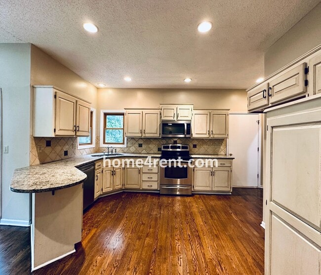 Building Photo - Blue Valley Schools, Granite Counters, Fin...