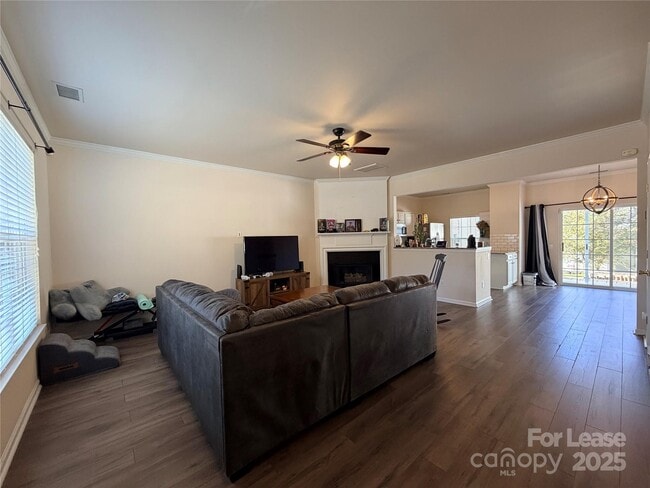 Building Photo - 6836 Rothchild Dr