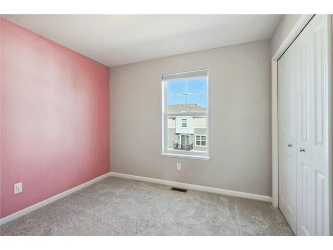 Building Photo - 6993 Huckleberry Dr