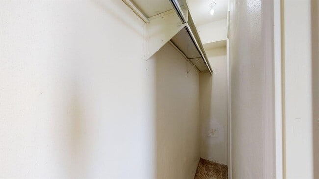 Building Photo - 904 University Oaks Blvd