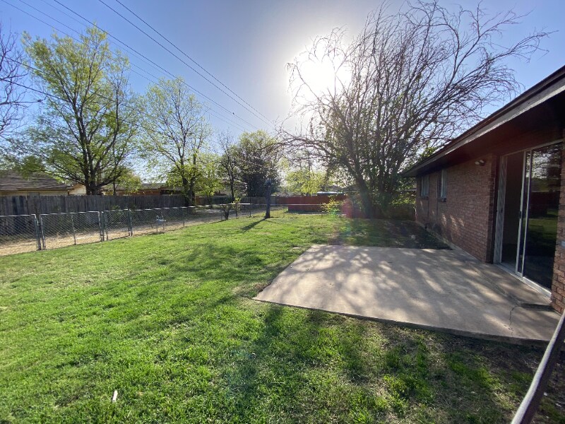 Building Photo - 3303 Lake Belton Ave