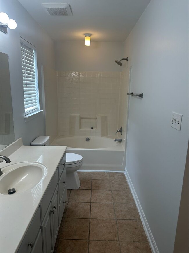 Building Photo - 9224 Shenington Pl