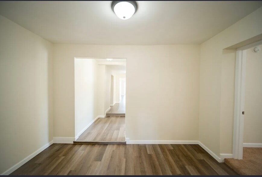 Building Photo - 315 Atrisco Dr SW