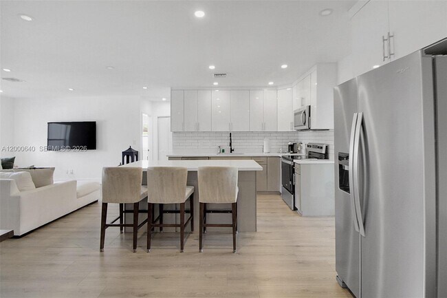 Building Photo - 18361 NE 20th Pl