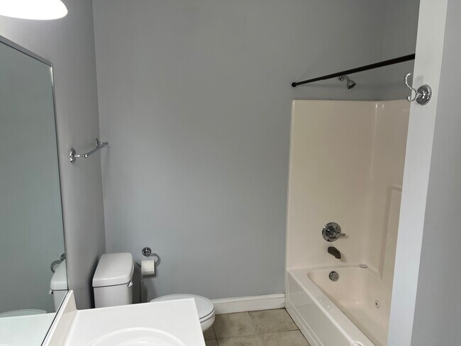 Building Photo - 1318 Suncrest Village