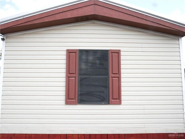 Building Photo - 36 Oliva St