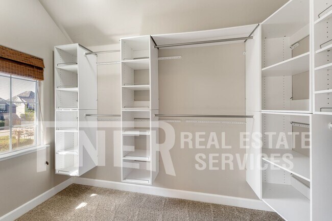 Building Photo - 1040 Matthews Run Way