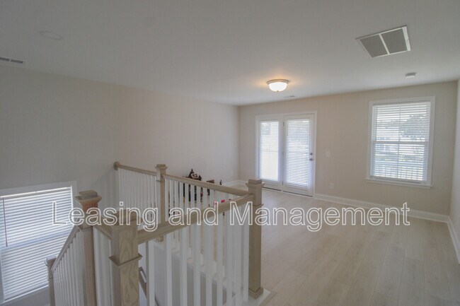Building Photo - 448 Bluegill Ln
