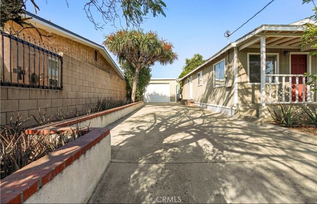 Building Photo - 936 Gonzales St