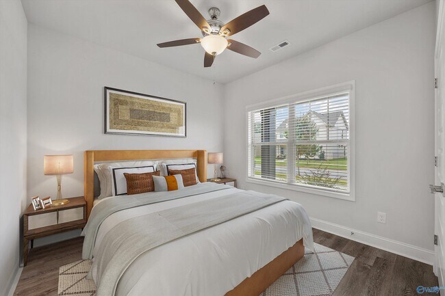 Building Photo - 17246 Chelsea St