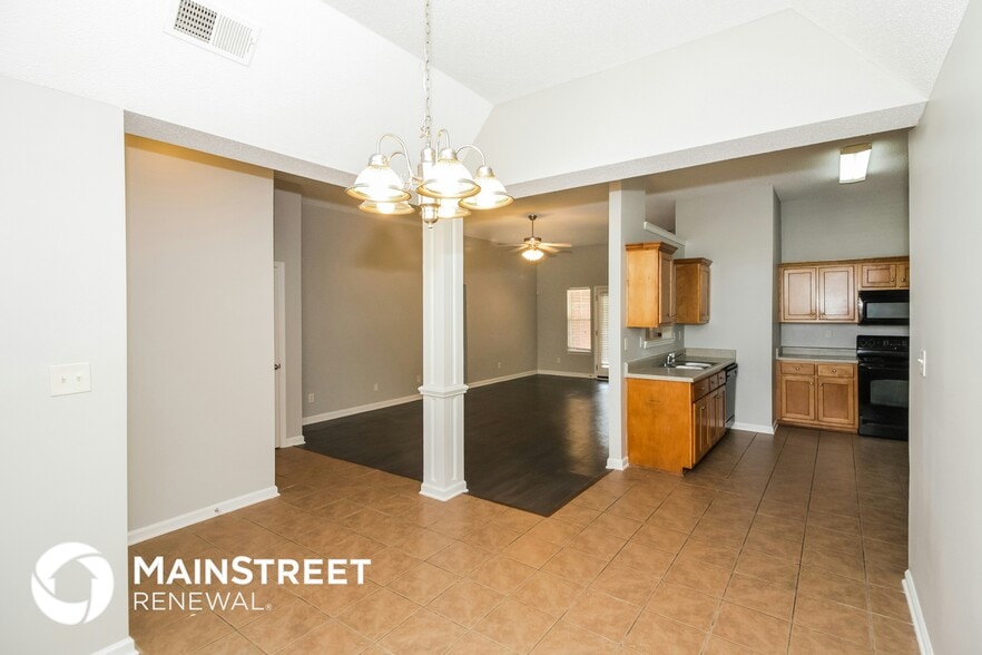 Building Photo - 9135 Tremont Dr
