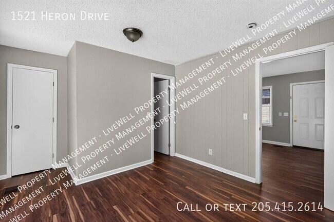 Building Photo - 1521 Heron Dr