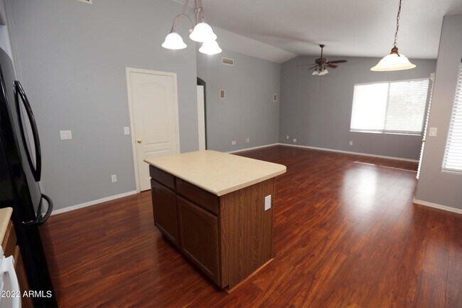 Building Photo - 11217 W Edgemont Ave