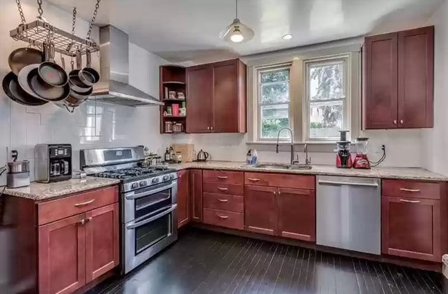 Building Photo - Must See 3 BD/ 2 BA located in Squirrel Hill Available 8/1/2026