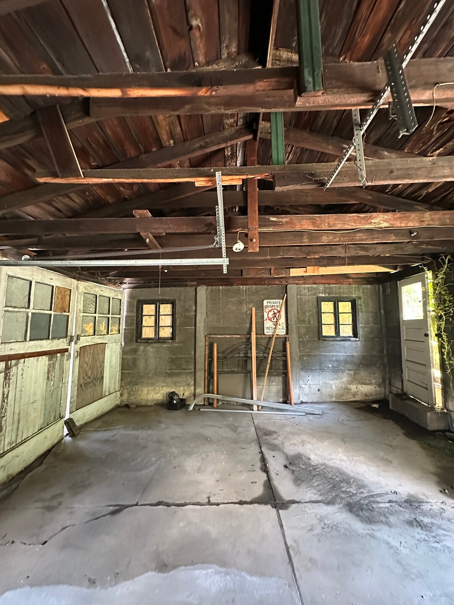 Building Photo - 4167 Botanical Ave
