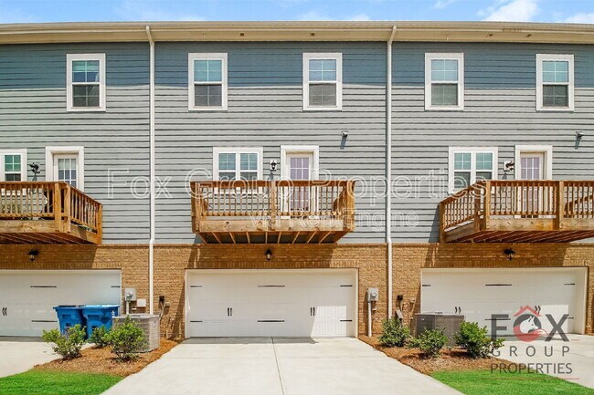 Building Photo - 7109 Brookview Ln