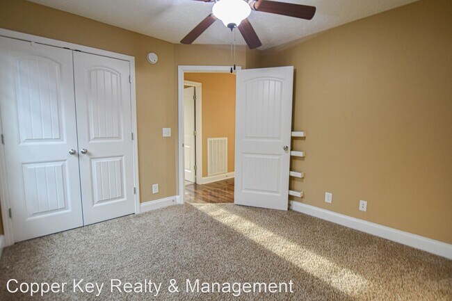 Building Photo - 3 br, 2 bath House - 979 Guinevere Court