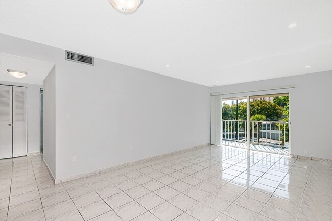 Building Photo - 7705 SW 86th St